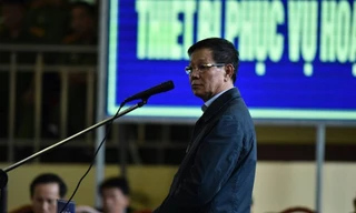 Bị cáo Phan Văn Vĩnh: “Tôi cho tổ ong vào tay áo”