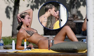 Dua Lipa nóng bỏng với bikini da báo, ‘khóa môi’ bạn trai nồng nàn đón năm mới