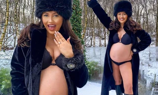 Charlotte Dawson gây tranh cãi vì mặc nội y khoe bụng bầu giữa trời tuyết