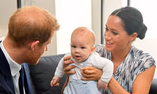 Choáng với giá paparazzi được trả cho mỗi bức ảnh về gia đình Hoàng tử Harry
