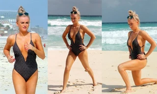  Katie McGlynn diện bikini xẻ sâu hun hút, khoe vòng một 'nhức mắt'
