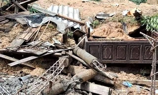 Vụ sạt lở chôn vùi căn nhà ở huyện Hướng Hóa chiều 17/10. Ảnh: Zing