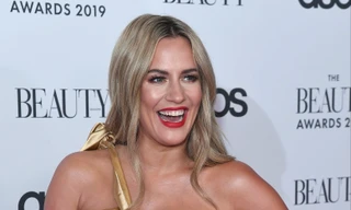 Caroline Flack qua đời do tự tử ở tuổi 41.