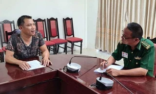 Bản tin 8H: Người đàn ông ngồi trong tủ lạnh để trốn cách ly