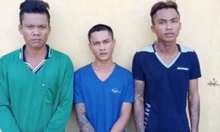 3 đối tượng ném "bom xăng" bị bắt