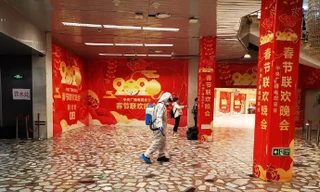 Showbiz Trung Quốc ‘chao đảo’ dịp Tết Canh Tý 2020 vì virus corona hoành hành