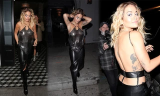 Rita Ora mặc áo yếm mỏng tang, lộ vòng một ‘không nội y’ chảy xệ