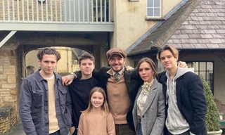 Vợ chồng Beckham gây tranh cãi vì xây hồ trong khuôn viên điền trang gần 180 tỷ