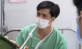 31 lính cứu hỏa bị axit văng vào người, mắt trong vụ cháy khu chế xuất