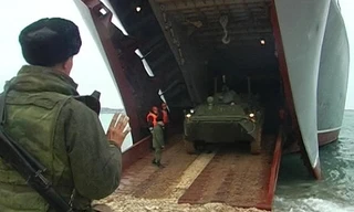 TT Putin đột ngột chỉ thị quân đội tập trận