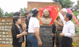Khánh thành tượng NSND Y Moan