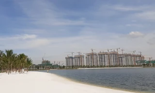 Trung tâm Hà Nội đối mặt với ô nhiễm, khói bụi, kẹt xe khiến người dân có hu hướng tìm mua nhà ở ngoài nội đô để hưởng không gian sống trong sạch