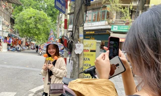 Phố Hàng Mã đồ chơi càng kinh dị càng đắt khách dịp Halloween