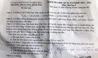 Xôn xao đề kiểm tra môn Hóa 'quảng cáo rượu làng Vân'