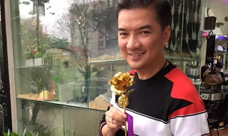 Đàm Vĩnh Hưng mua hoa hồng dát vàng “dụ” phụ nữ