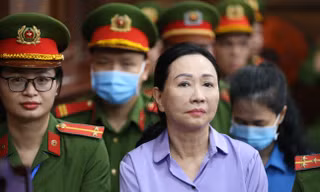 Bà Trương Mỹ Lan.