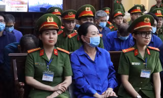 Bà Trương Mỹ Lan tại phiên tòa sáng 30/9. Ảnh: Tân Châu