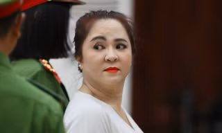 Bà Nguyễn Phương Hằng.
