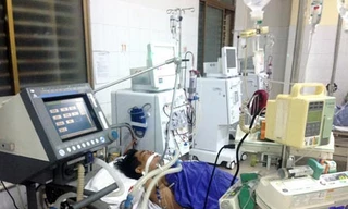 Nạn nhân ngộ độc Rượu nếp có khả năng bị mù