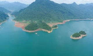 'Vịnh Hạ Long giữa chốn đại ngàn' đẹp như tranh