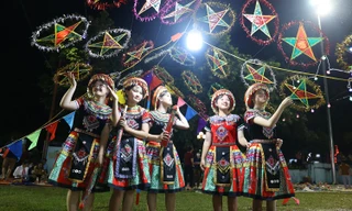 Đoàn thanh niên cơ quan T.Ư Đoàn vui Trung thu cùng thiếu nhi Mèo Vạc 