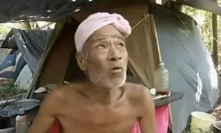 Sống 20 năm trên hoang đảo không cần mặc quần áo