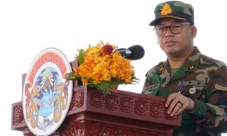 Phó Thủ tướng kiêm Bộ trưởng Bộ Quốc phòng Campuchia Tea Seiha phát biểu tại sự kiện ngày 28/5. (Ảnh: Khmer Times)
