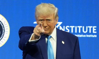 Tổng thống Mỹ Donald Trump phát biểu tại hội nghị thượng đỉnh của Viện Sáng kiến Đầu tư Tương lai tại Miami Beach ngày 19/2. (Ảnh: AP)