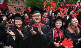 Các sinh viên ĐH Harvard tốt nghiệp ngày 29/5. (Ảnh: AP)