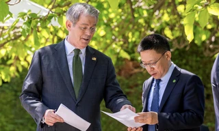 Bộ trưởng Tài chính Mỹ Scott Bessent và Thứ trưởng Tài chính Trung Quốc Liêu Mẫn trong cuộc gặp ở Thuỵ Sĩ vào tháng 5. Ảnh: Reuters)