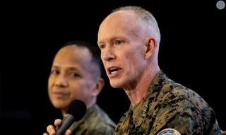 Trung tướng James Glynn phát biểu tại cuộc họp báo về chương trình tập trận Balikatan. (Ảnh: Reuters)