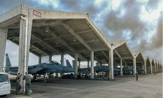 Cảnh báo điểm yếu chết người của hệ thống nhà chứa máy bay Mỹ