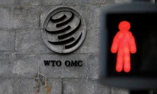 Trước trụ sở WTO tại Thụy Sĩ. (Ảnh: Reuters)