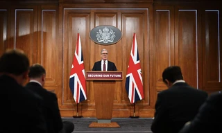 Thủ tướng Anh Keir Starmer trong cuộc họp báo ngày 15/3. (Ảnh: Getty)