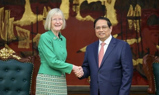 Thủ tướng Phạm Minh Chính tiếp Đại sứ Úc Gillian Bird. Ảnh: VGP