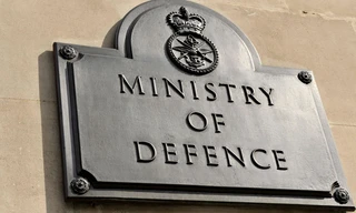 Biển hiệu của Bộ Quốc phòng Anh. (Ảnh: Sky News)