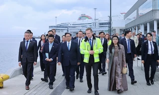 Thủ tướng Phạm Minh Chính thăm phố cổ và cảng biển nổi tiếng của Estonia 