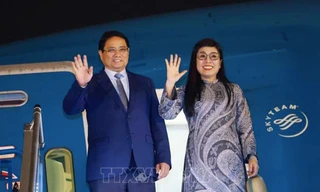 Thủ tướng Phạm Minh Chính và Phu nhân lên đường thực hiện chuyến công tác 3 nước Châu Âu. Ảnh: TTXVN
