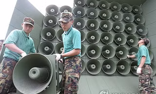 Dàn loa tuyên truyền của Hàn Quốc ở biên giới với Triều Tiên. (Ảnh: Yonhap)