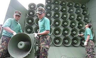 Dàn loa tuyên truyền của Hàn Quốc ở biên giới với Triều Tiên. (Ảnh: Yonhap)