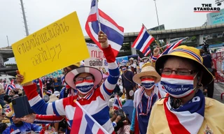 Hàng trăm người xuống đường đòi Thủ tướng Thái Lan Paetongtarn từ chức