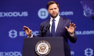 Phó Tổng thống Mỹ JD Vance phát biểu tại Hội nghị Bitcoin ngày 28/5. (Ảnh: Reuters)