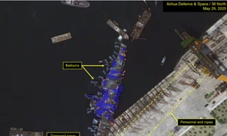 Các chuyên gia xác định sự hiện diện của nhiều quả bóng bay cỡ lớn ở vị trí con tàu khu trục gặp nạn của Triều Tiên