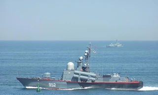 Tàu 'tia chớp' VN và chiến thuật bầy sói Biển Đông