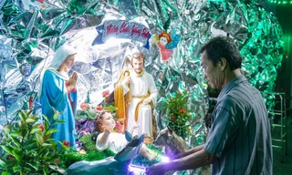 Xóm đạo lớn nhất TPHCM ngập sắc màu Giáng sinh