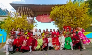 Văn nghệ sỹ, tình nguyện viên hào hứng check-in 'Phố ông đồ 2022' trước ngày khai mạc