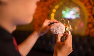 TPHCM: Karaoke hút khách, quán bar đìu hiu ngày đầu mở lại