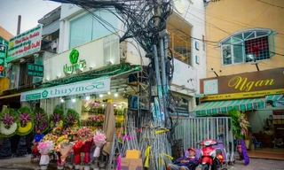 Bất an với hệ thống mạng nhện chằng chịt giữa trung tâm TPHCM