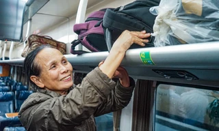 Chuyến tàu đêm giao thừa đầy ắp cảm xúc