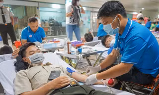 Đoàn viên, thanh niên sân bay Tân Sơn Nhất hưởng ứng chương trình hiến máu tình nguyện 'Chủ nhật Đỏ'